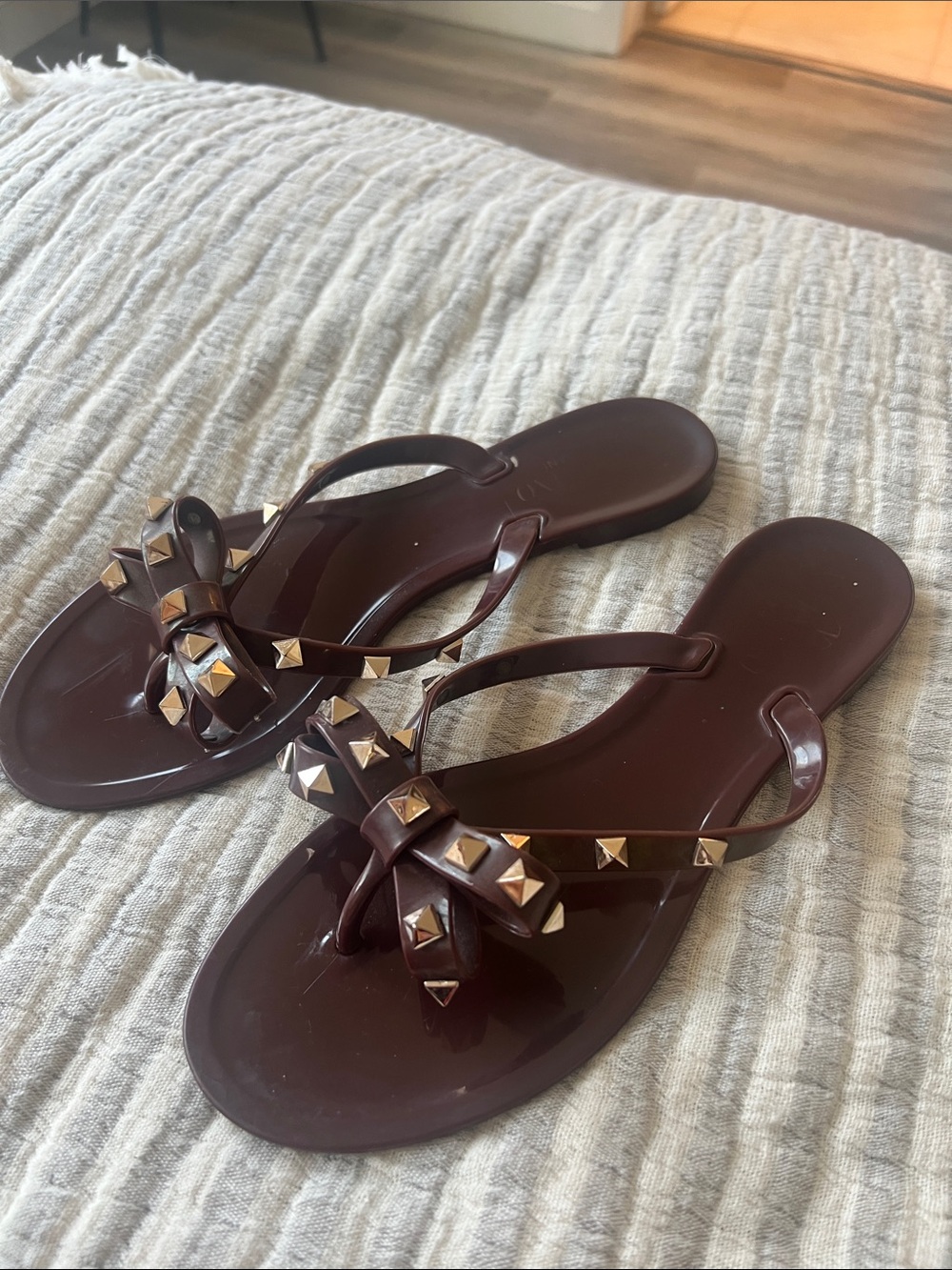Valentino burgundy rockstud  Women's Jelly Flip Flops size 39
